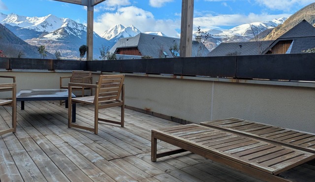 AUR'IZON house surrounded by mountains