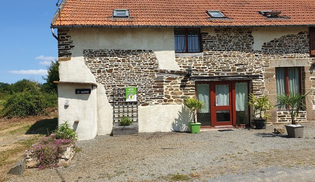 Authentic cottage near the bay of Mont Saint-Michel