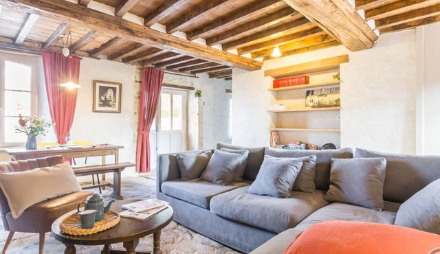 Authentic house in Cotentin with enclosed garden