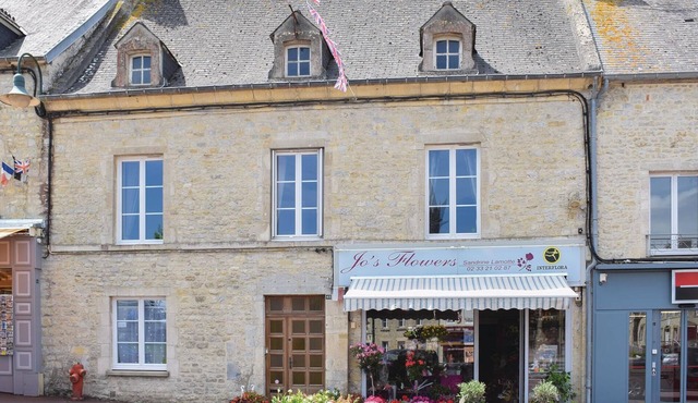 Awesome home in Sainte-Mère-Eglise with WiFi