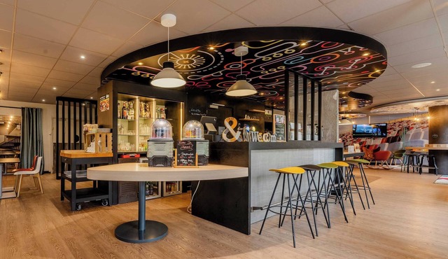 B&B HOTEL Lille Villeneuve d'Ascq Hôtel de Ville