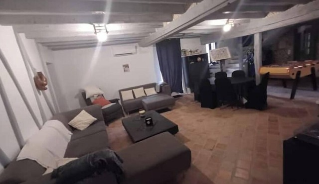 Batisse Familliale avec piscine chauffée