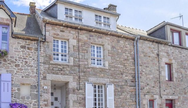 Beach front home in Erquy with WiFi