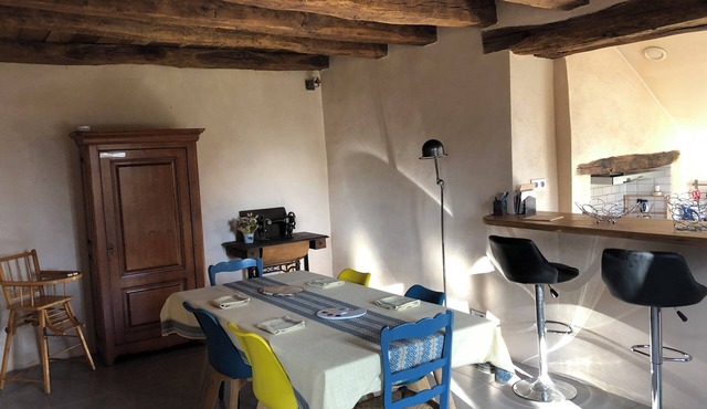 Beaune Nuits: well-kept house, garden, wood stove, great peace and quiet