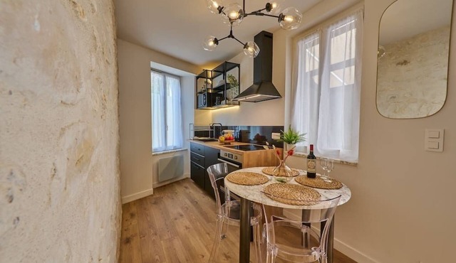 ★ Beautiful Duplex Design with private terrace - Ideally located