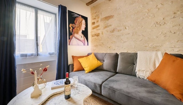 ★ Beautiful Duplex Design with private terrace - Ideally located