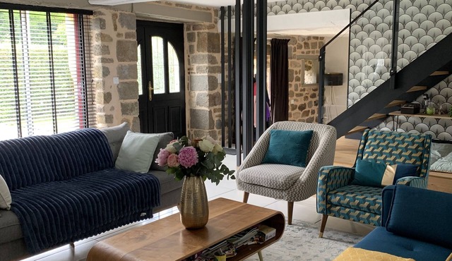 Beautiful farmhouse with swimming pool between Rennes and St Malo