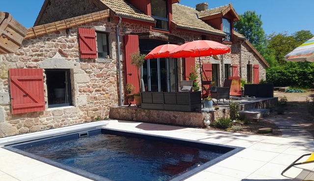 Beautiful South Burgundy: airy, spacious house with views, nature sports,
