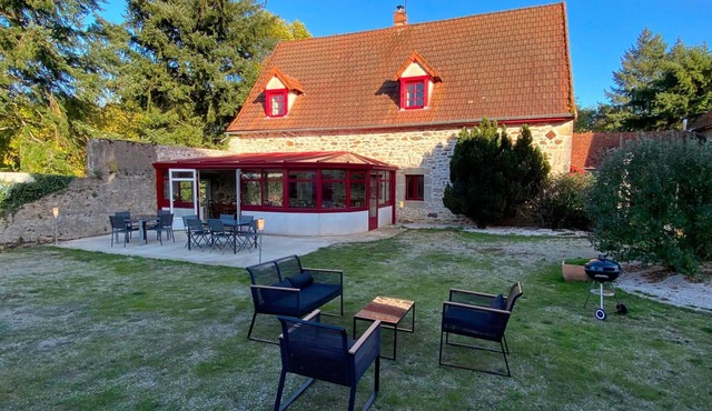 Beautiful Gîte in the Bourgogne with hottub