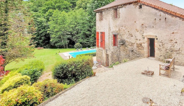 Beautiful home in St Paul La Roche