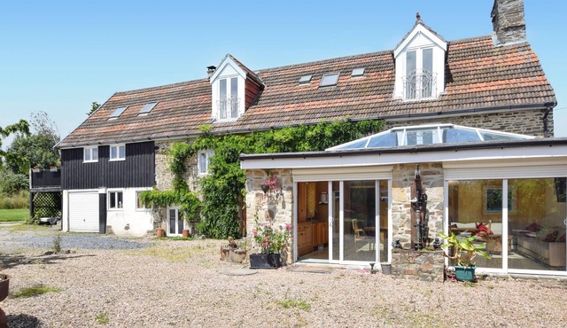 Beautiful home in Coulonces