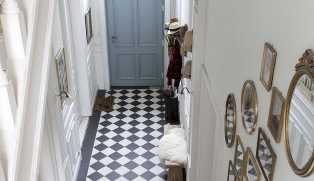 Beautiful house put down your suitcases!