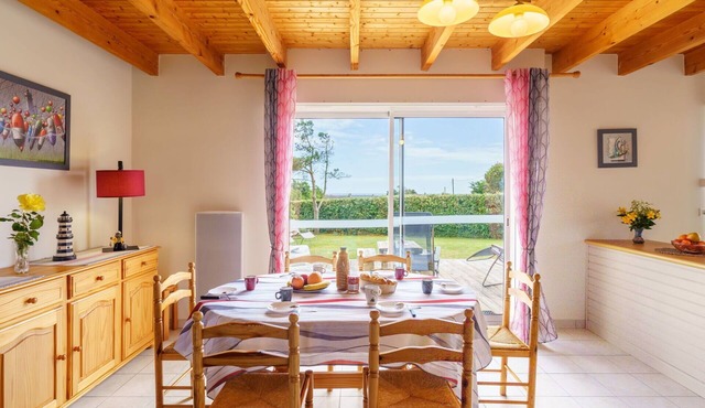 Beautiful private villa for 6 guests with TV, terrace and pets allowed
