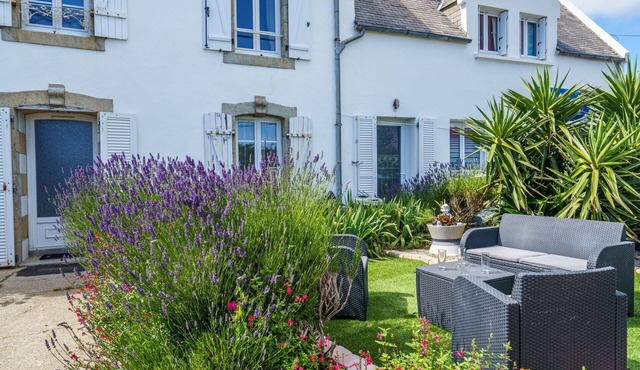 Beautiful private villa for 10 guests with WIFI, TV and terrace