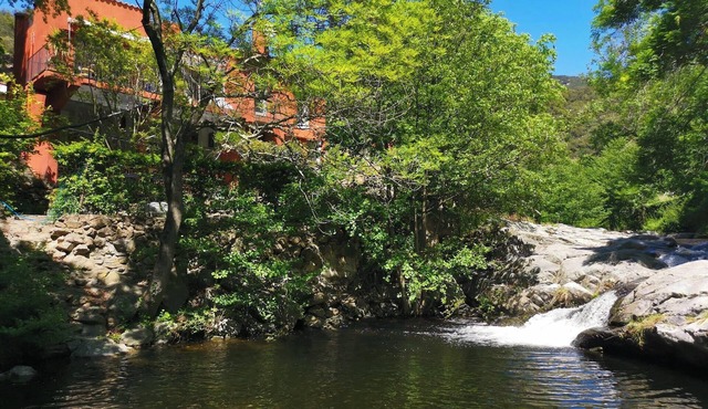 Beautiful River-front Villa with Natural Pool & Aircon