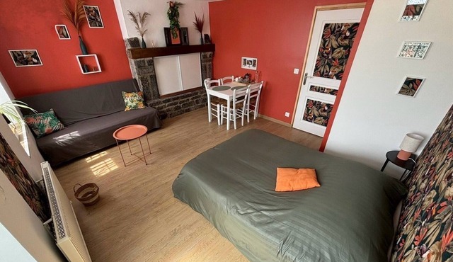 Bed and breakfast in Cotentin near shops, beaches and greenway.