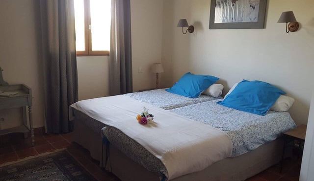 Bed and Breakfast 'Chevreuil' with Shared Pool, Shared Garden and Wi-Fi
