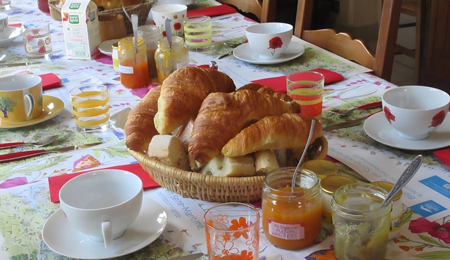 Bed and Breakfast 'Chambre Lecarpentier - Tulipe' with Shared Terrace, Shared Garden and Wi-Fi