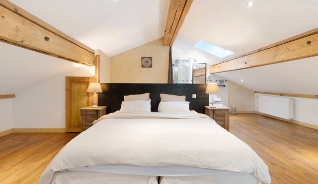 Bed and Breakfast “Domaine de la Sablière” with Shared Terrace, Wi-Fi, and Air Conditioning