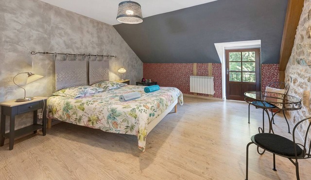 Bed and Breakfast 'Escargot Achatina' with Shared Pool, Shared Terrace and Wi-Fi