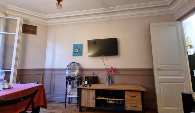 Bel Appartement Parisien Près du Trocadéro, Calme et Confortable