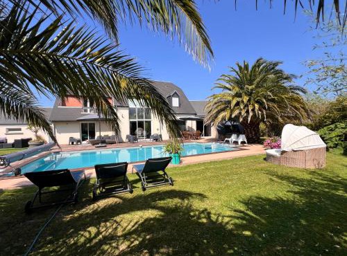 Belle villa bord de mer avec piscine