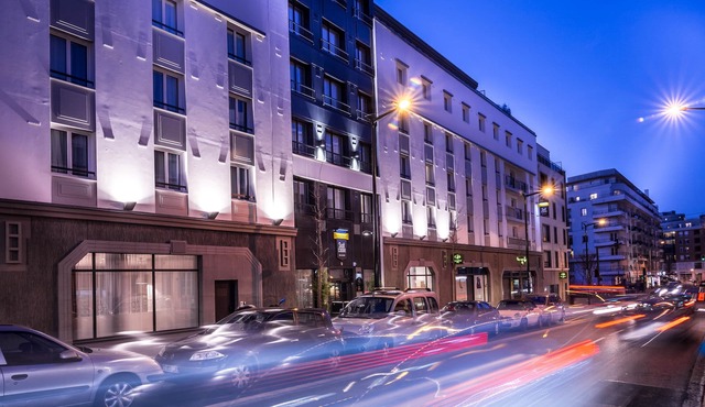Best Western Plus Suitcase Paris La Defense