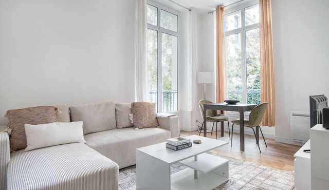 Blueground | Miromesnil, nr offices & Monceau Park