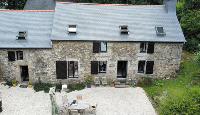 Breton cottage with pool