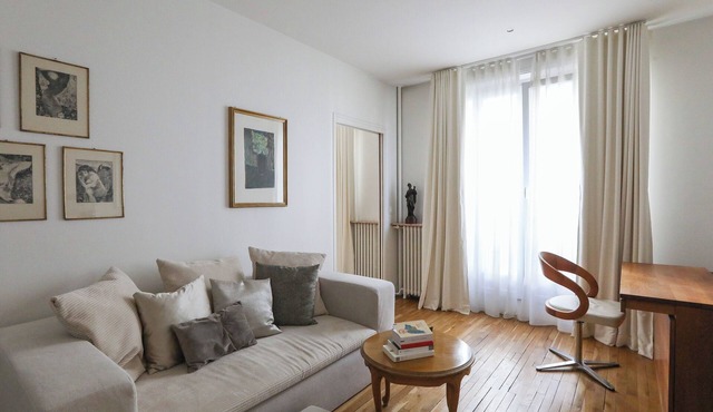 Bright apartment for 4