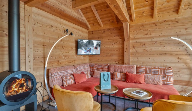 Bright chalet near village center with relaxing area