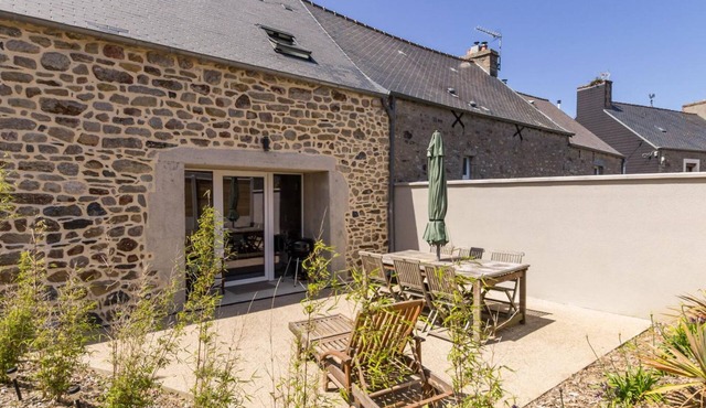 Bright house with terrace and private garden near the beach