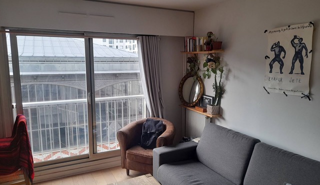 Bright studio in the village of Jourdain, northeast of Paris.