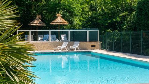 Bungalow charmant à Saint-Jean-du-Gard avec piscine partagée