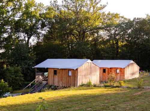 Bungalow toilé avec terrasse pour 4 à Martiel - API-1-52-1505