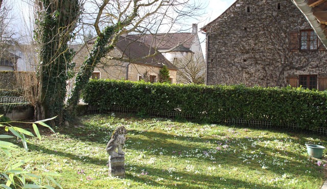 BURGUNDY HOUSE