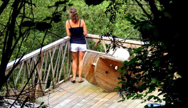 Cabane perchée avec jacuzzi