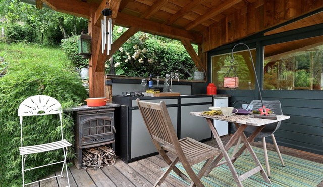 Cabin "Petit Bouddha" with Mountain Views, Pool, and Private Terrace