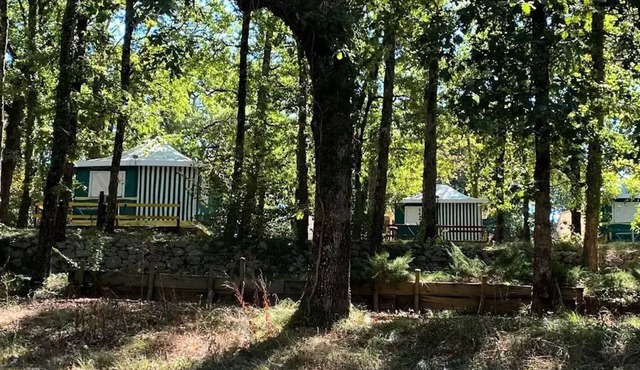 Canvas tent - 2 bedrooms - no bathroom facilities (Max. 4 adults + 1 child) 4 to 5 people - 4 people included in the rate