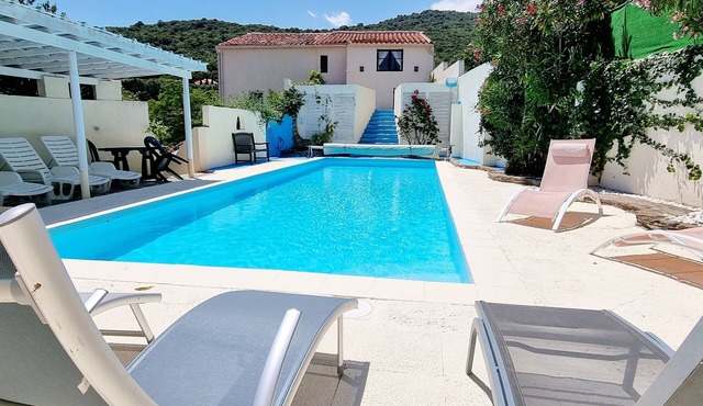 CATALAN COUNTRY HOUSE