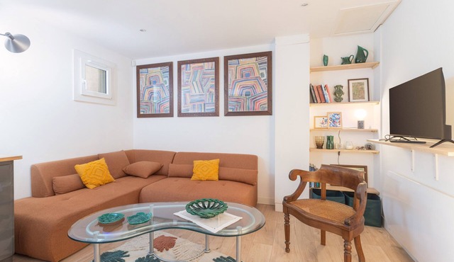 “Céret” Apartment with Mountain View, Shared Pool and Wi-Fi