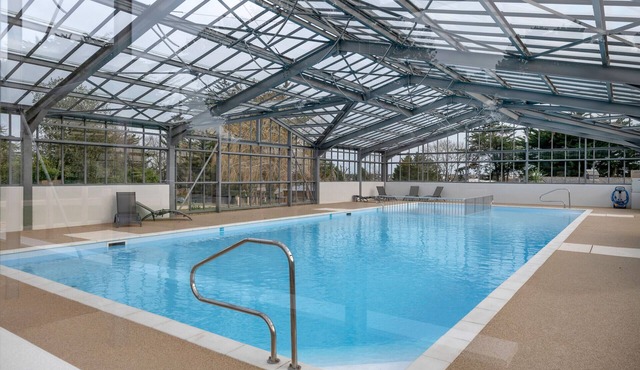 Chalet 2 adults/4 kids – pool & games