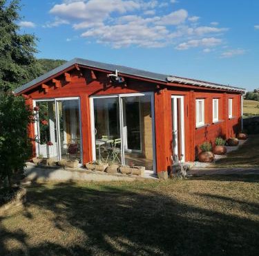 Chalet accueillant à Égliseneuve-des-Liards avec jardin