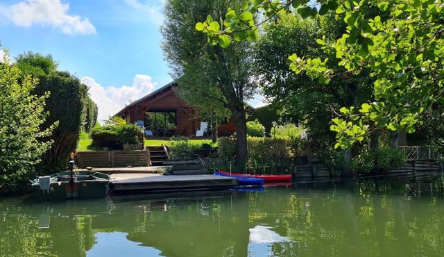 Chalet au Bord de l eau ,nature et Confort au Cœur d un Domaine Privé Sécurisé