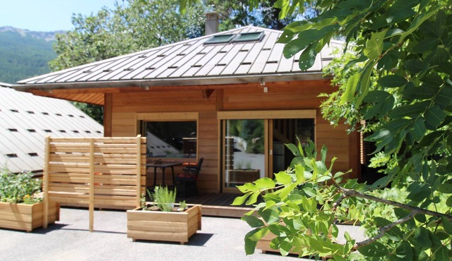 Chalet "Charmant Petit Individuel" with Private Terrace & Wi-Fi