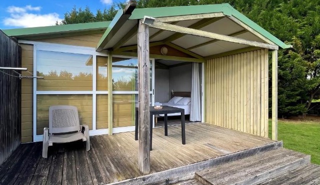 Chalet cosy avec accès piscine partagée