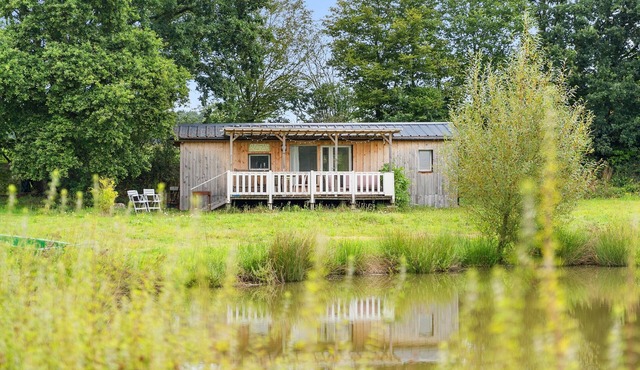 Chalet 'En Pleine Nature' with Shared Garden