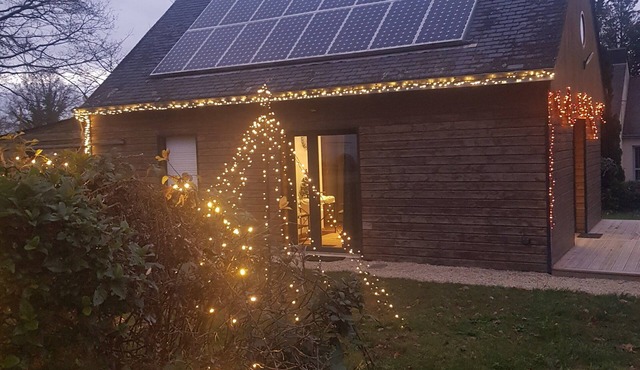 Chalet 'Le Ty Gîte - Sud Morbihan' with Private Terrace, Wi-Fi and Air Conditioning