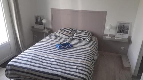Chambre avec Salle de bain et WC privés et kit petit dejeuner