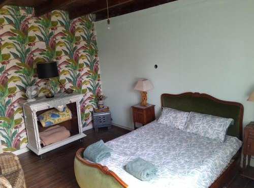 CHAMBRE avec TOILETTES SECHE